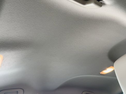 Used 2018 Toyota Prius Four image 18