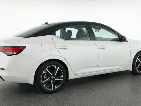 Used 2025 Nissan Sentra SV image 9