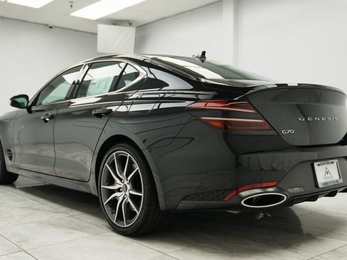 Used 2025 Genesis G70 2.5T image 5