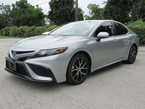 Used 2021 Toyota Camry SE FWD image 7