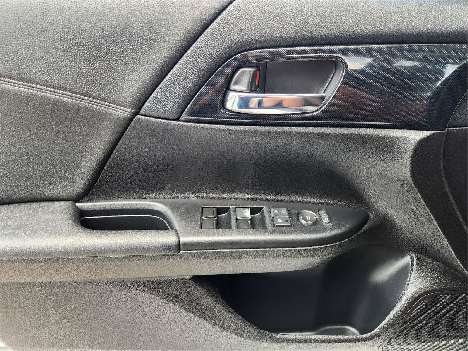 Used 2015 Honda Accord Sport image 21