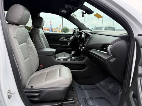 Used 2023 Chevrolet Traverse LT AWD/4WD image 27