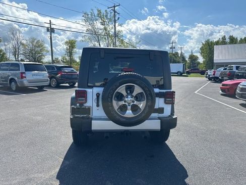 Used 2018 Jeep Wrangler Unlimited Sahara image 7