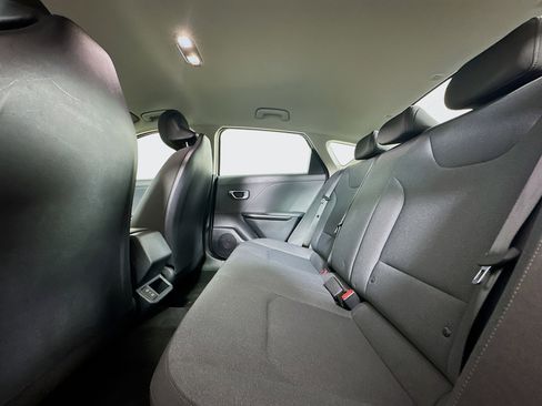 Used 2025 Kia K4 LXS image 26