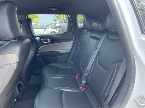 Used 2025 Jeep Compass Limited AWD/4WD image 27