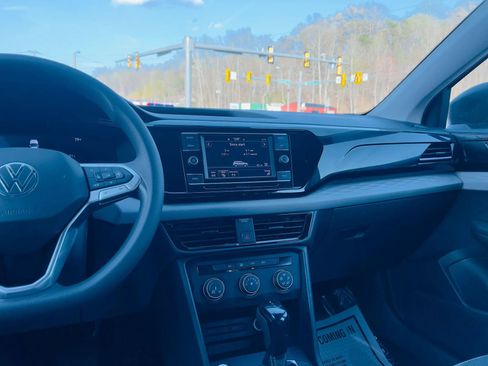 Used 2022 Volkswagen Taos S image 20