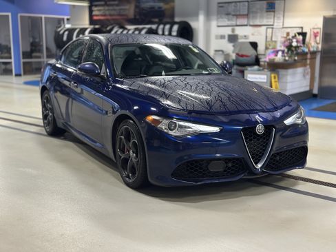 Used 2018 Alfa Romeo Giulia Ti Sport w/ Quick Order Package 22S Sport image 3
