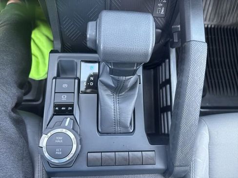 Used 2025 Toyota Tacoma SR5 image 33