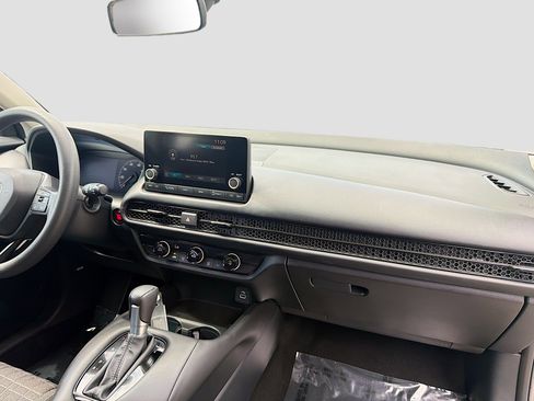 Certified 2023 Honda HR-V LX image 31