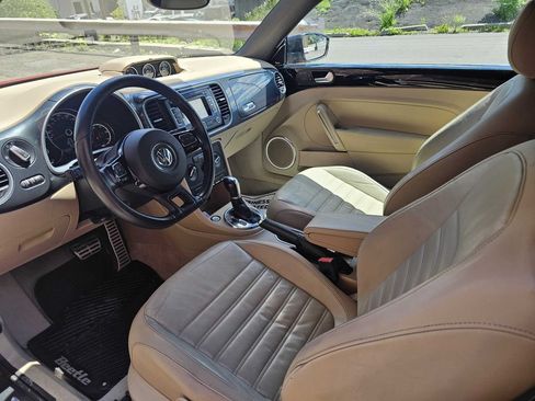 Used 2013 Volkswagen Beetle 2.0T FWD image 4