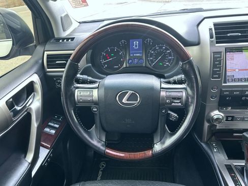 Used 2016 Lexus GX 460 image 11