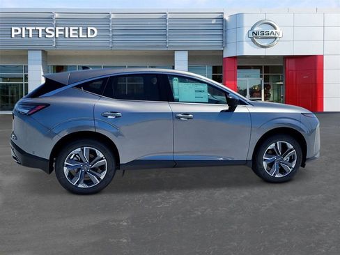 New 2025 Nissan Murano SV image 2