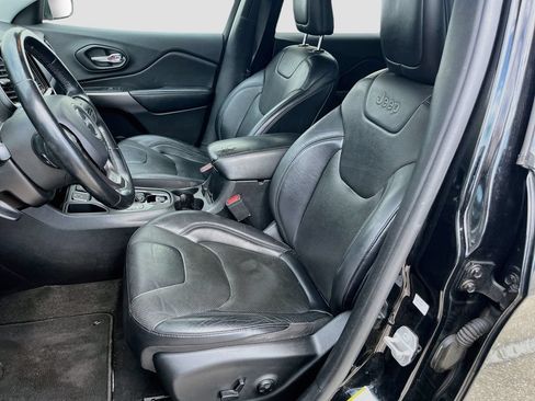 Used 2019 Jeep Cherokee Limited FWD image 22