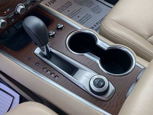 Used 2019 Nissan Pathfinder Platinum image 22