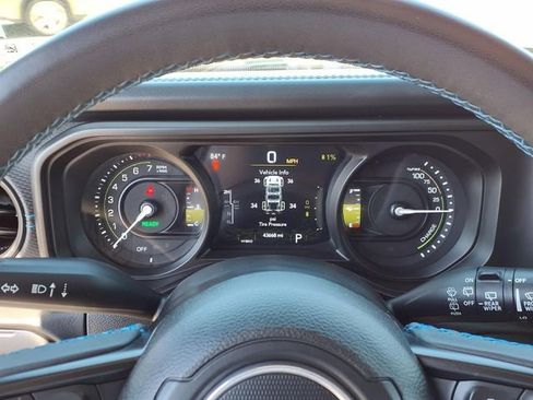 Used 2024 Jeep Wrangler Unlimited Rubicon 4xe AWD/4WD image 17