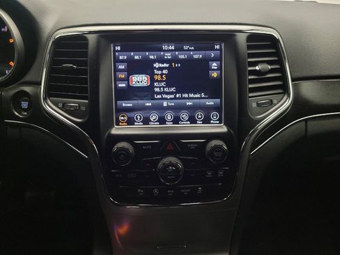 Used 2018 Jeep Grand Cherokee Limited image 25