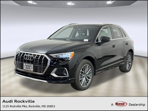 Used 2021 Audi Q3 2.0T Premium w/ 19" Wheel Package AWD/4WD image 1