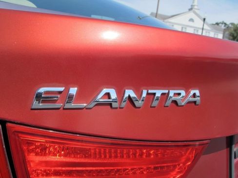 Used 2013 Hyundai Elantra GLS FWD image 8