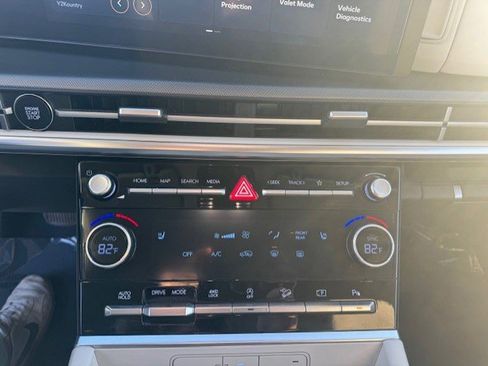 Used 2025 Hyundai Santa Fe SEL image 19