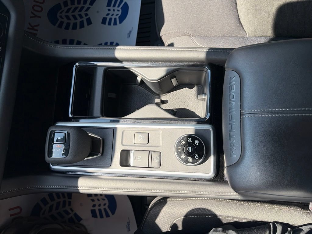 Used 2024 Nissan Pathfinder SV w/ SV Premium Package AWD/4WD image 24
