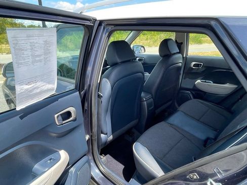 Used 2023 Hyundai Venue Limited w/ Cargo Package FWD image 34