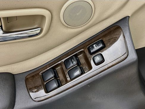 Used 2003 Toyota Highlander Limited FWD image 16