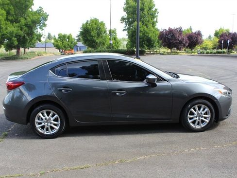 Used 2016 MAZDA MAZDA3 i Sport w/ Preferred Equipment Package FWD image 5