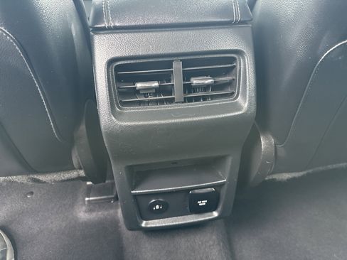 Certified 2023 Ford Edge Titanium AWD/4WD image 14