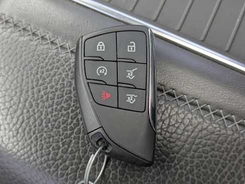 Used 2021 GMC Yukon XL Denali w/ Denali Premium Package RWD image 32