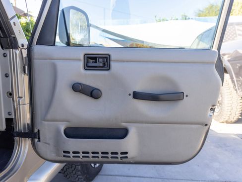 Used 2003 Jeep Wrangler Sahara image 14