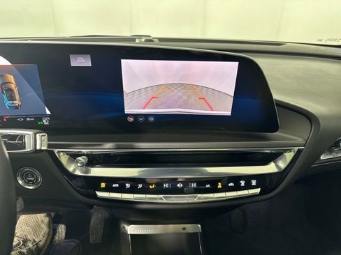 Used 2024 Cadillac Lyriq Tech image 23