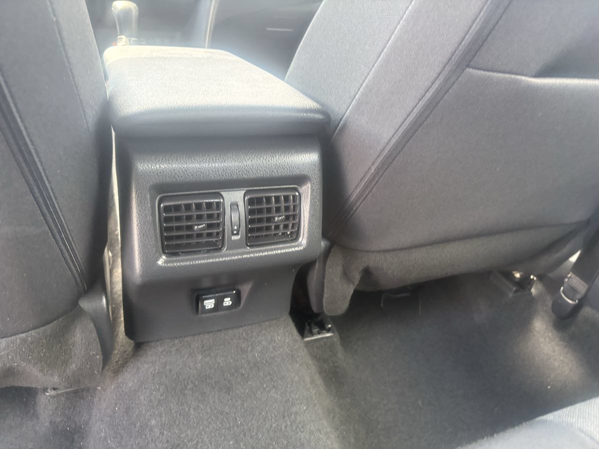 Used 2025 Toyota Camry LE FWD image 12