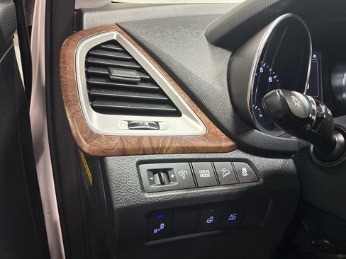 Used 2017 Hyundai Santa Fe Limited w/ Cargo Package image 33