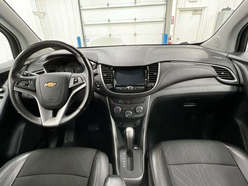 Used 2017 Chevrolet Trax LT w/ LT Convenience Package AWD/4WD image 10