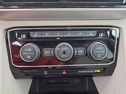 Used 2023 Volkswagen Atlas SEL R-Line image 37