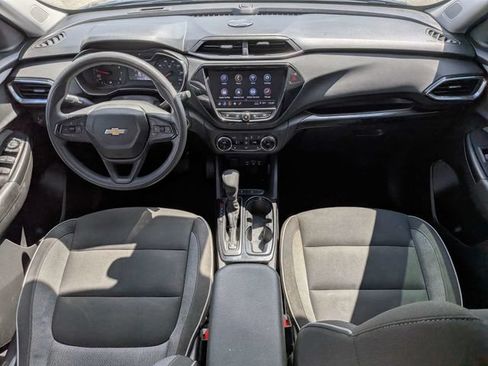 Used 2022 Chevrolet TrailBlazer LT w/ Convenience Package FWD image 15