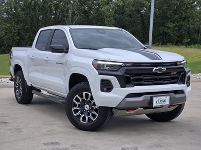 Used 2024 Chevrolet Colorado Z71 w/ Z71 Convenience Package 2