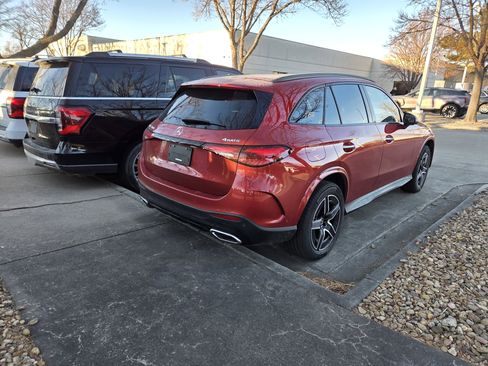 Used 2023 Mercedes-Benz GLC 300 4MATIC image 5