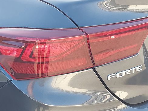 Used 2023 Kia Forte LXS image 37
