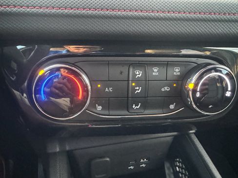 Used 2024 Chevrolet TrailBlazer RS FWD image 18