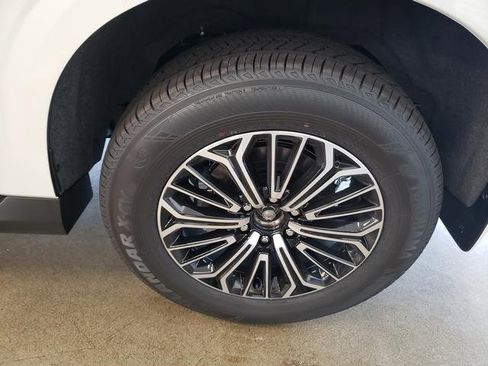 New 2025 Nissan Armada SL w/ Captain's Chari Seat Package image 22