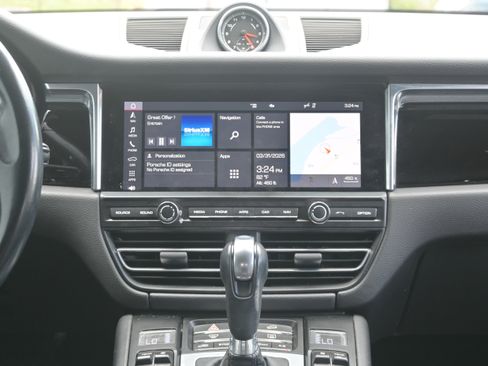 Used 2021 Porsche Macan AWD/4WD image 33