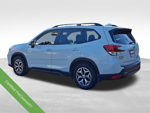 Used 2021 Subaru Forester Premium AWD/4WD image 4