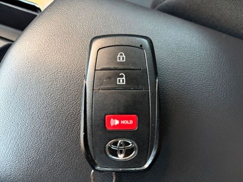 Used 2025 Toyota Prius LE image 22