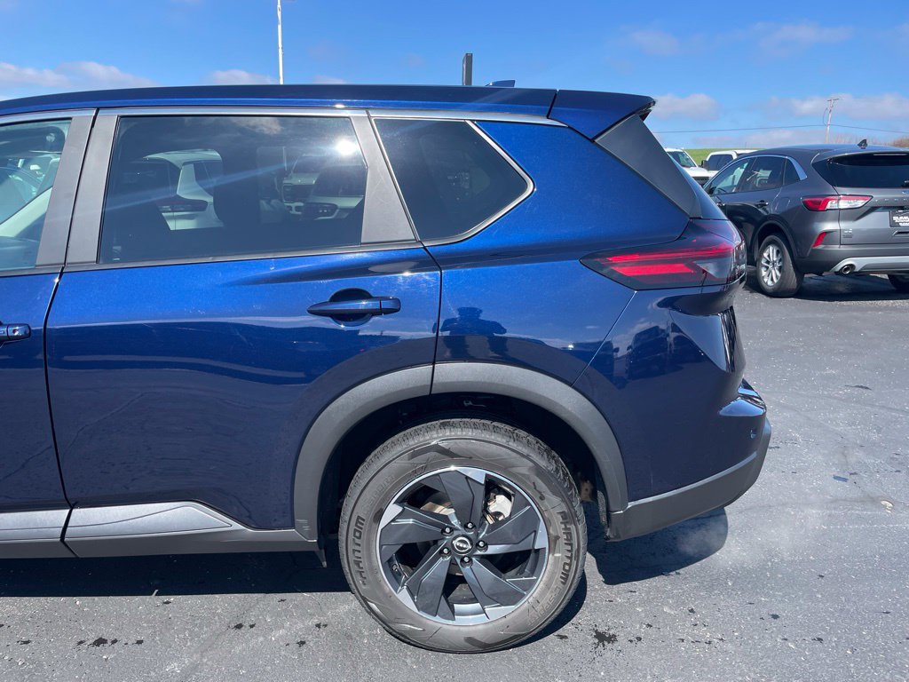 Used 2024 Nissan Rogue SV FWD image 36