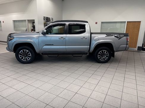 Used 2021 Toyota Tacoma TRD Sport image 10