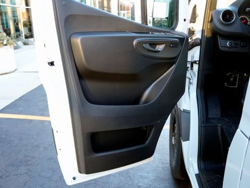 Used 2026 Mercedes-Benz Sprinter 2500 image 8