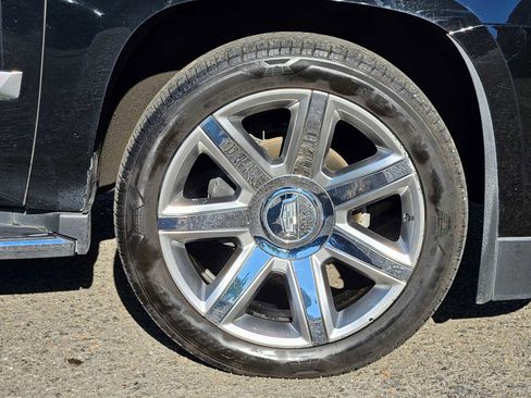 Used 2020 Cadillac Escalade Premium Luxury image 9