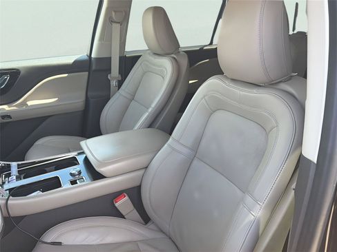 Used 2022 Lincoln Aviator Reserve w/ Elements Package Plus AWD/4WD image 2