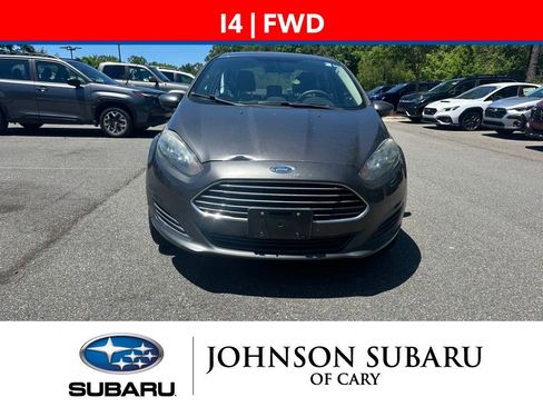 Used 2017 Ford Fiesta SE FWD image 2